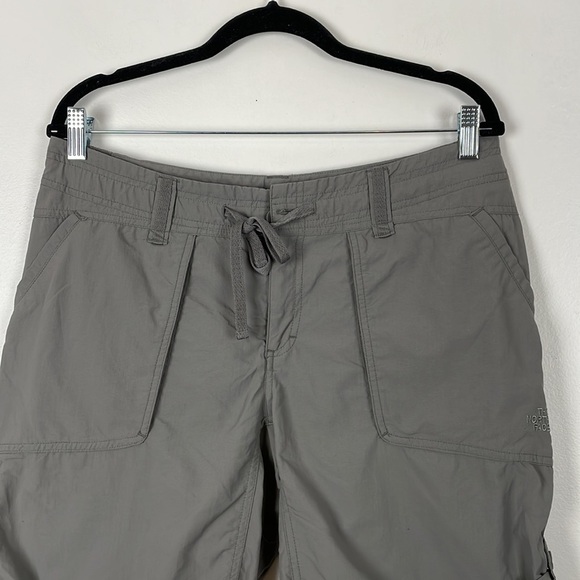 The North Face women's gray 4 pocket drawstring waist roll hem shorts Size 12 - Picture 4 of 9